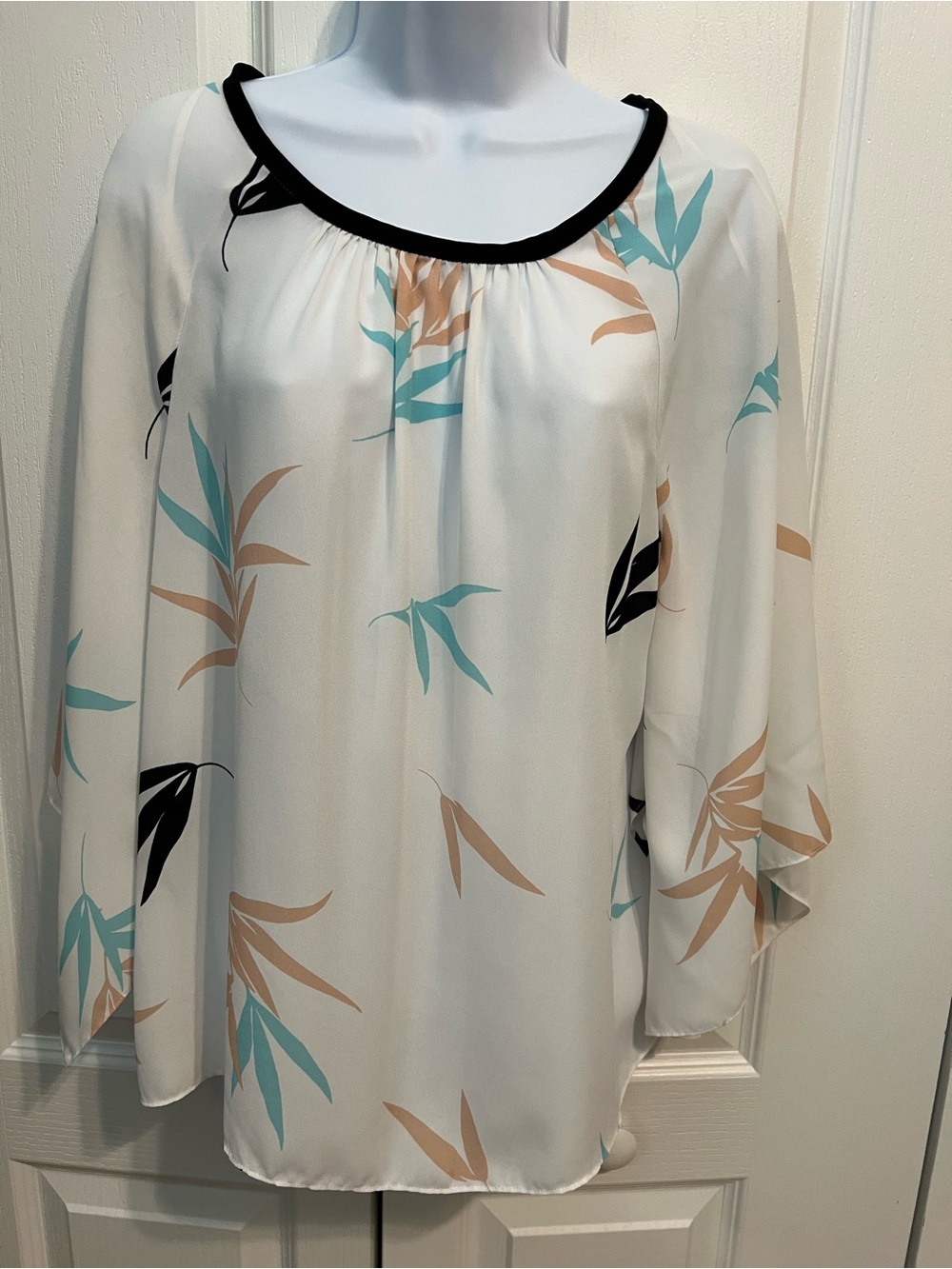 Vince Camuto White Top with Design